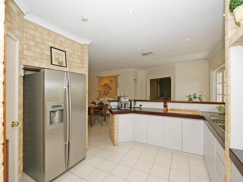 17 Mossman Crescent, Bull Creek WA 6149