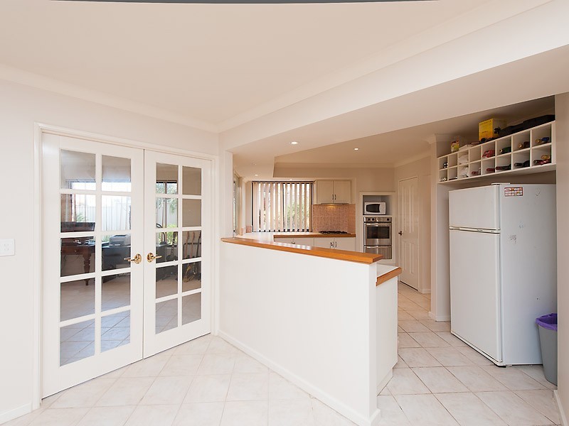 36 Fairbairn Road, Coogee WA 6166