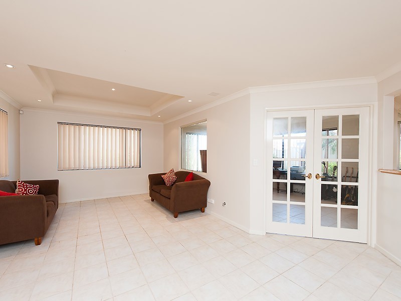 36 Fairbairn Road, Coogee WA 6166