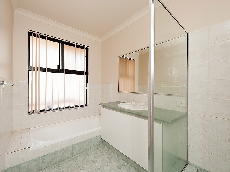 36 Fairbairn Road, Coogee WA 6166