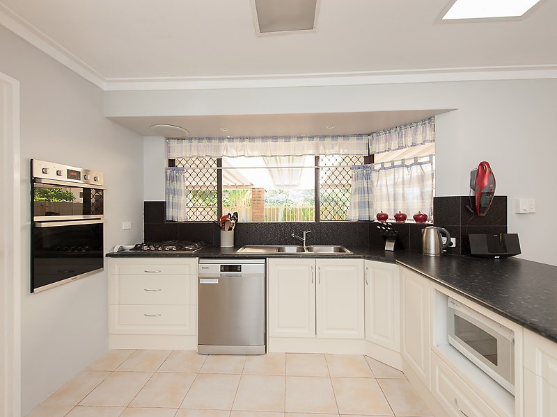 32 Burnett Avenue, Leeming WA 6149