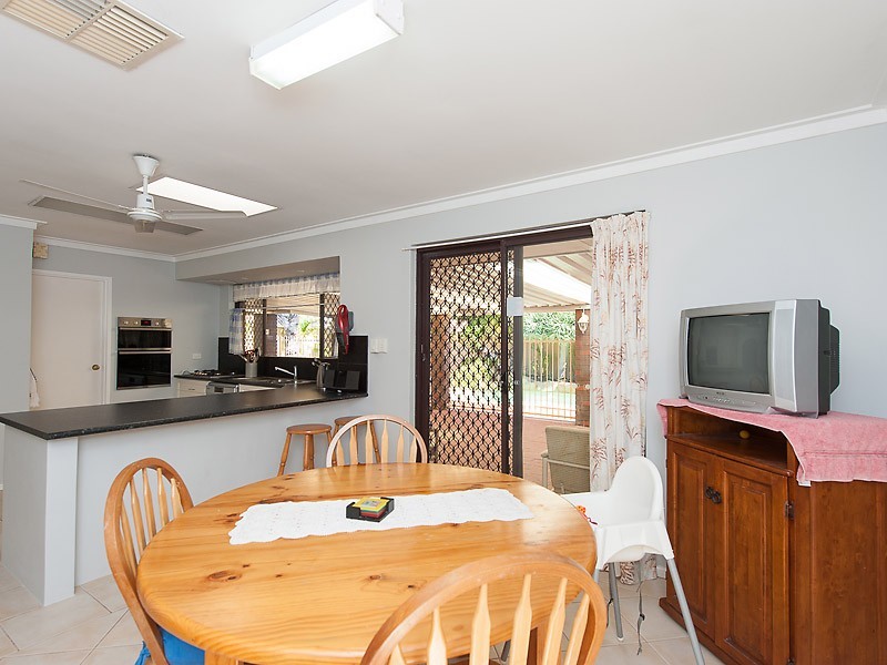 32 Burnett Avenue, Leeming WA 6149