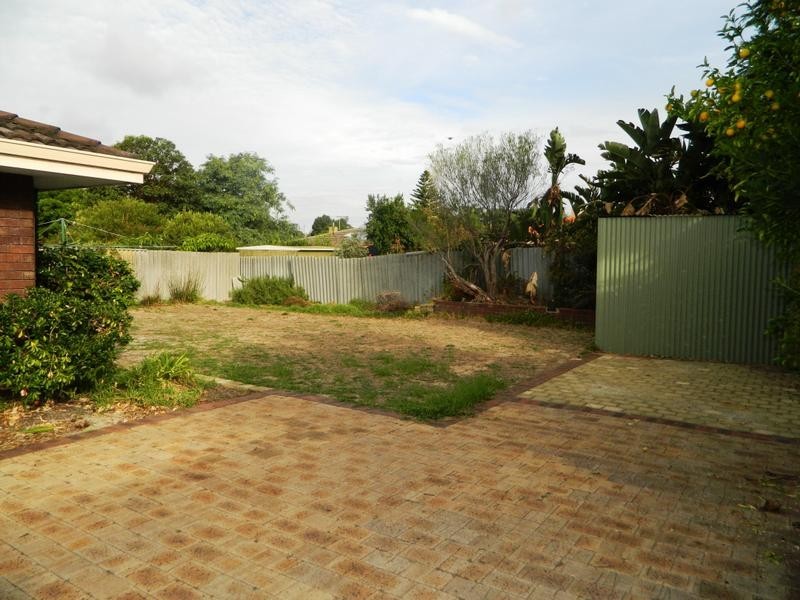 521 Leach Hwy, Bateman WA 6150