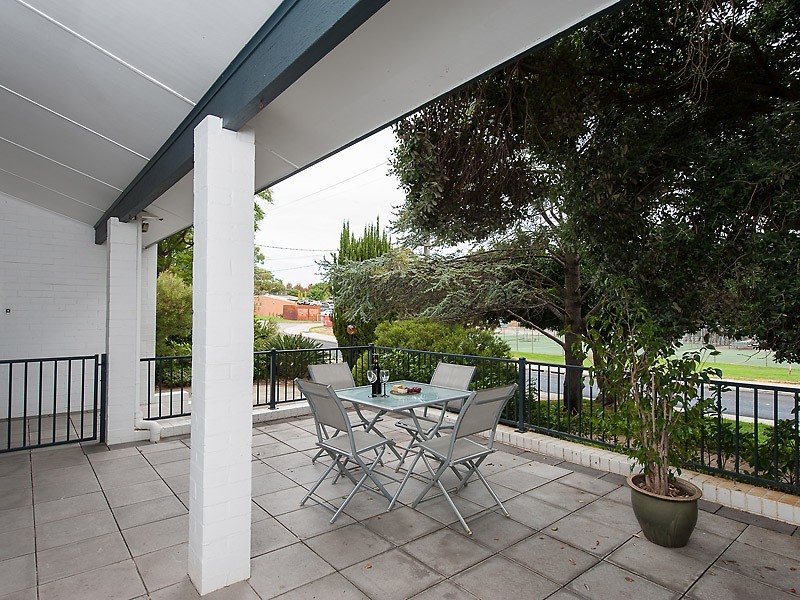 75 Dean Road, Bateman WA 6150