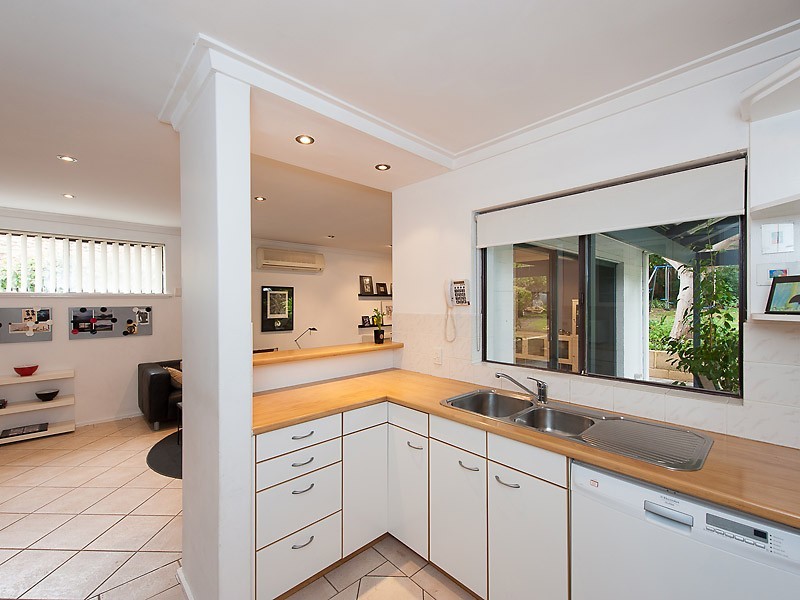 75 Dean Road, Bateman WA 6150