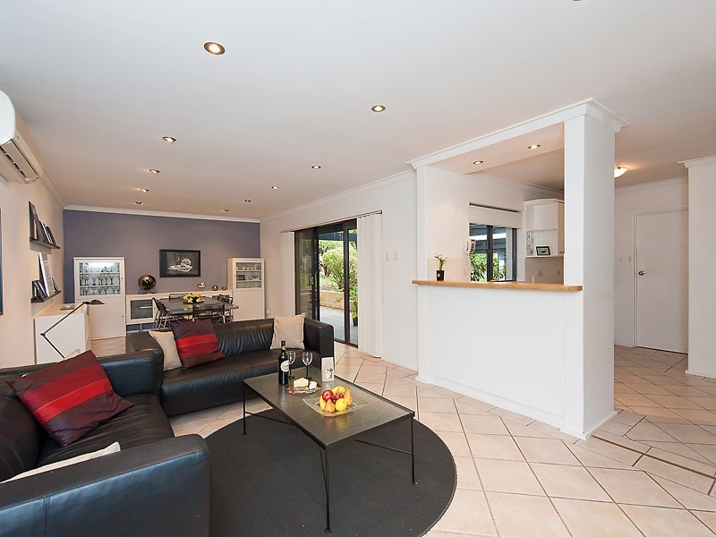 75 Dean Road, Bateman WA 6150