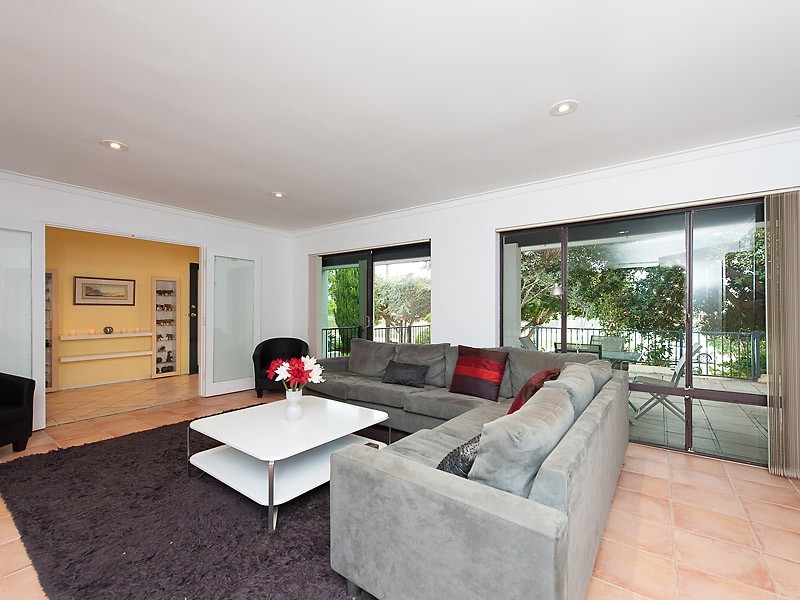 75 Dean Road, Bateman WA 6150