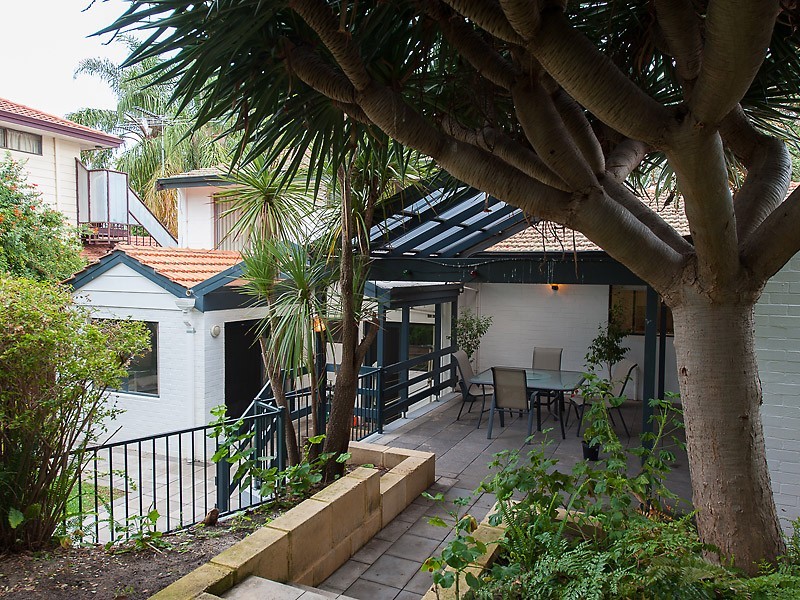 75 Dean Road, Bateman WA 6150