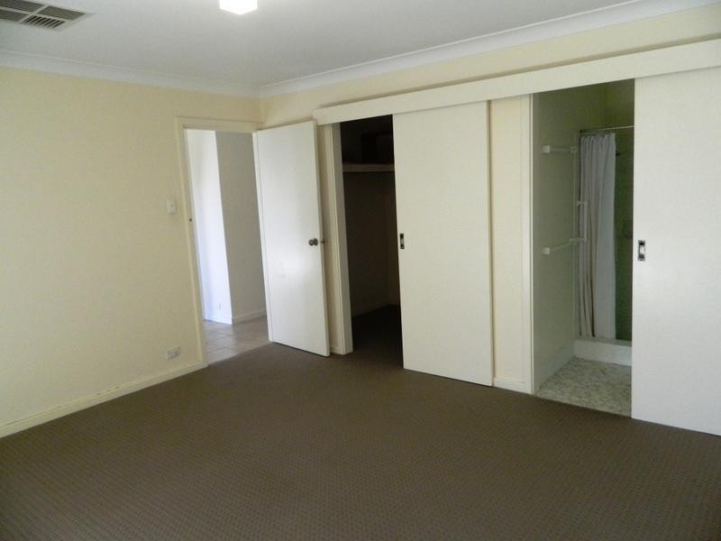 33 More Crescent, Bull Creek WA 6149