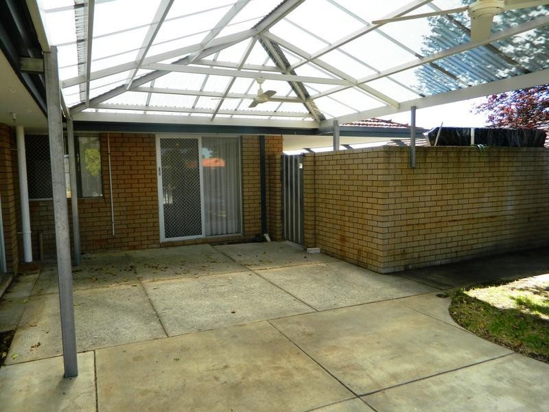 33 More Crescent, Bull Creek WA 6149