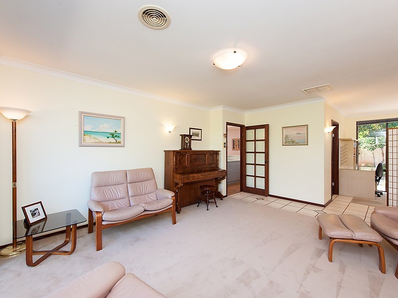 1 Cotton Crescent, Bull Creek WA 6149