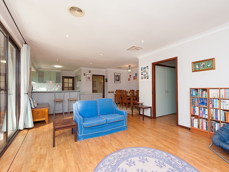 1 Cotton Crescent, Bull Creek WA 6149