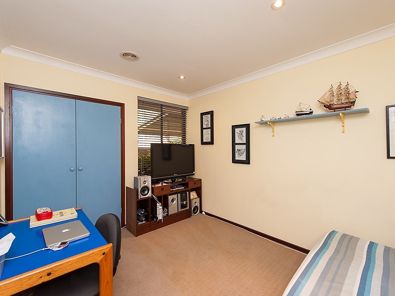 1 Cotton Crescent, Bull Creek WA 6149