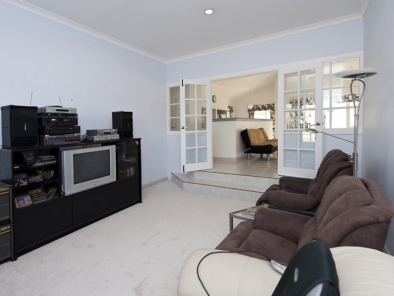 7 Sentinel Gardens, Leeming WA 6149