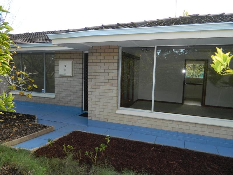 5 Adams Street, Bateman WA 6150