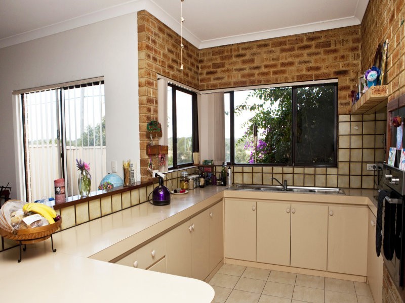 2 Masefield Avenue, North Lake WA 6163