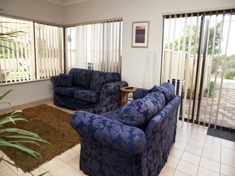 2 Masefield Avenue, North Lake WA 6163