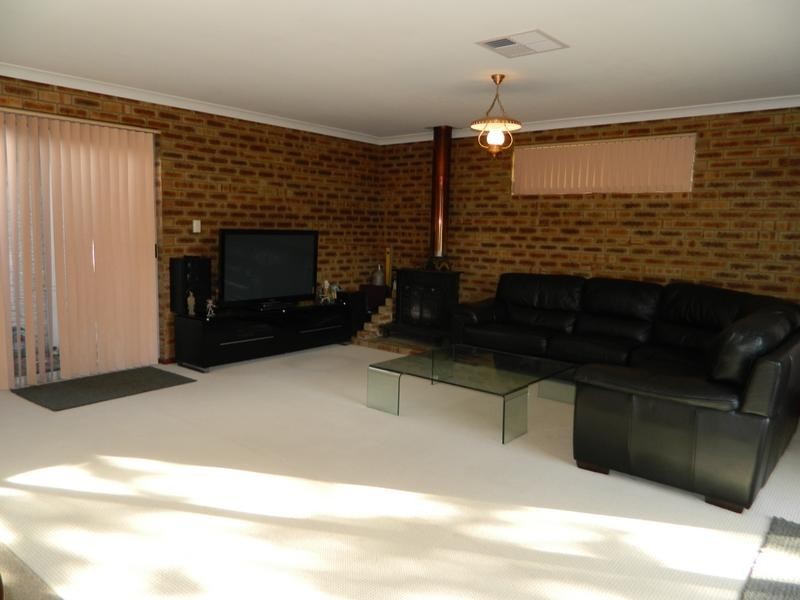 2 Endeavour Avenue, Bull Creek WA 6149