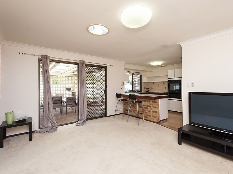 11 Fabian Close, Willetton WA 6155