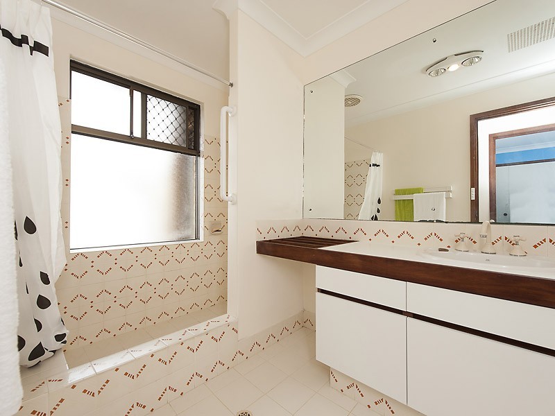 11 Fabian Close, Willetton WA 6155