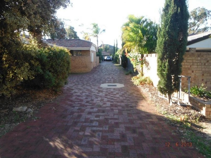 1/64 Tweeddale Road, Applecross WA 6153