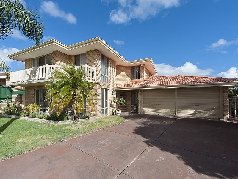 4 Penno Court, Leeming WA 6149