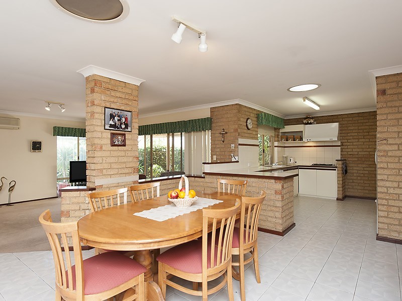 4 Penno Court, Leeming WA 6149