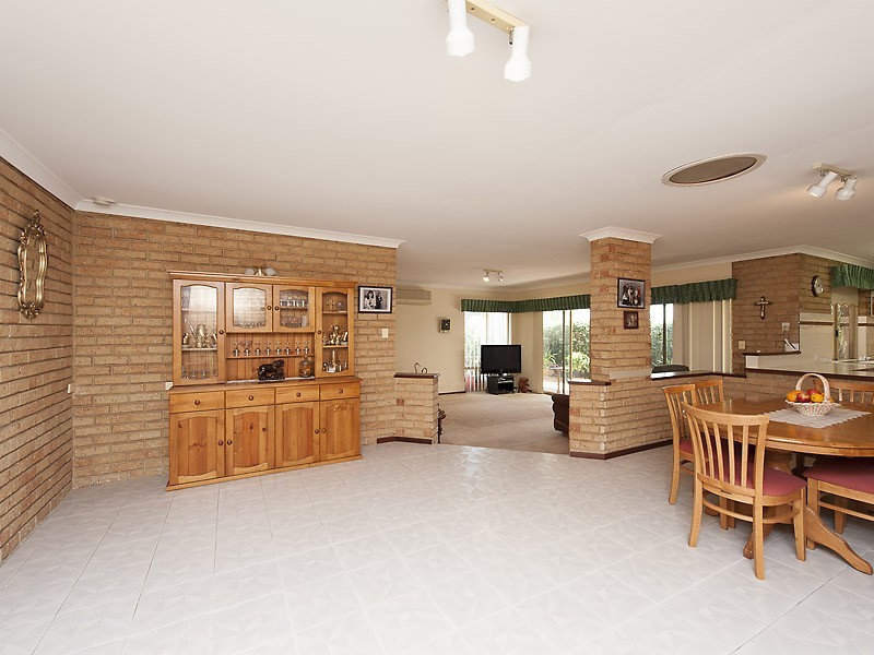 4 Penno Court, Leeming WA 6149