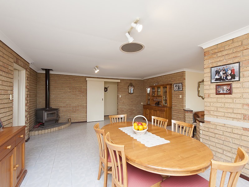 4 Penno Court, Leeming WA 6149