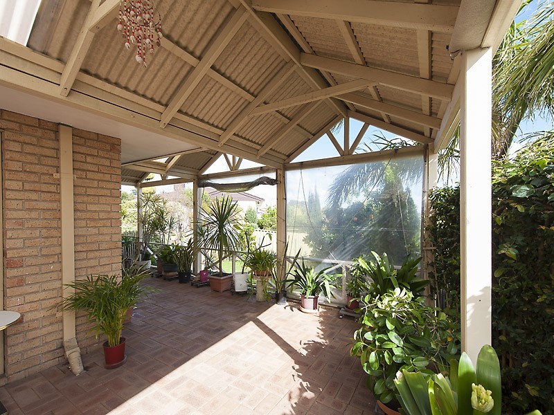 4 Penno Court, Leeming WA 6149