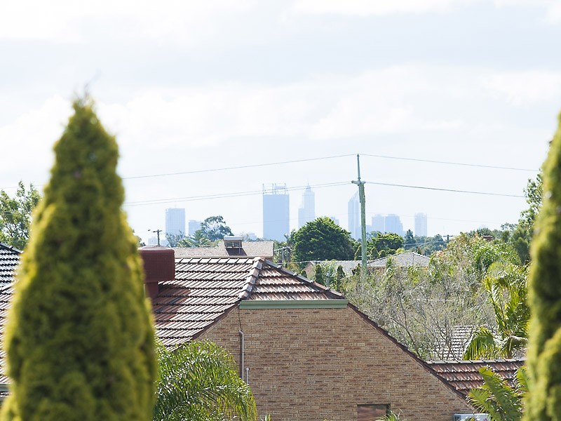 4 Penno Court, Leeming WA 6149