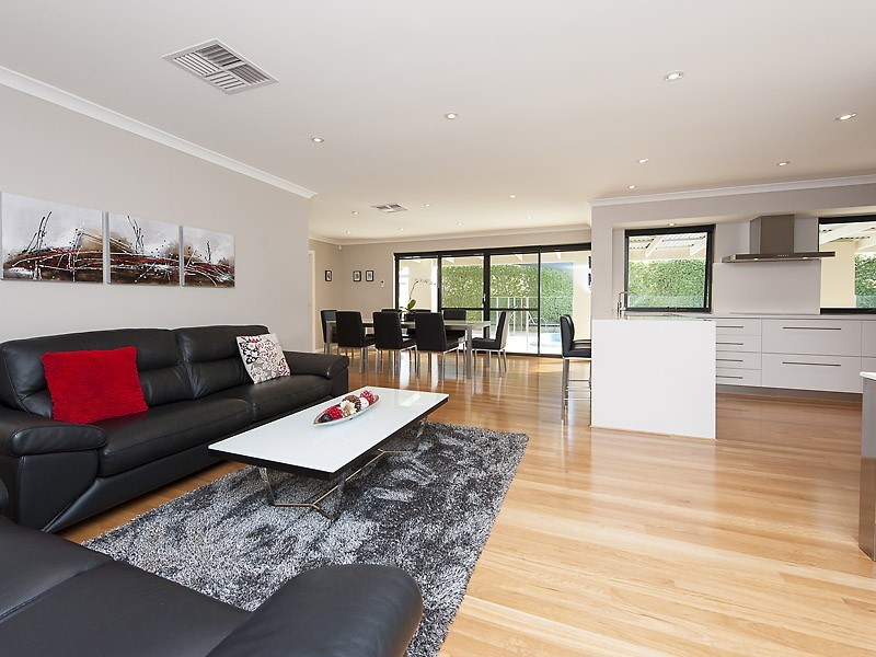 3 Clarke Way, Bateman WA 6150