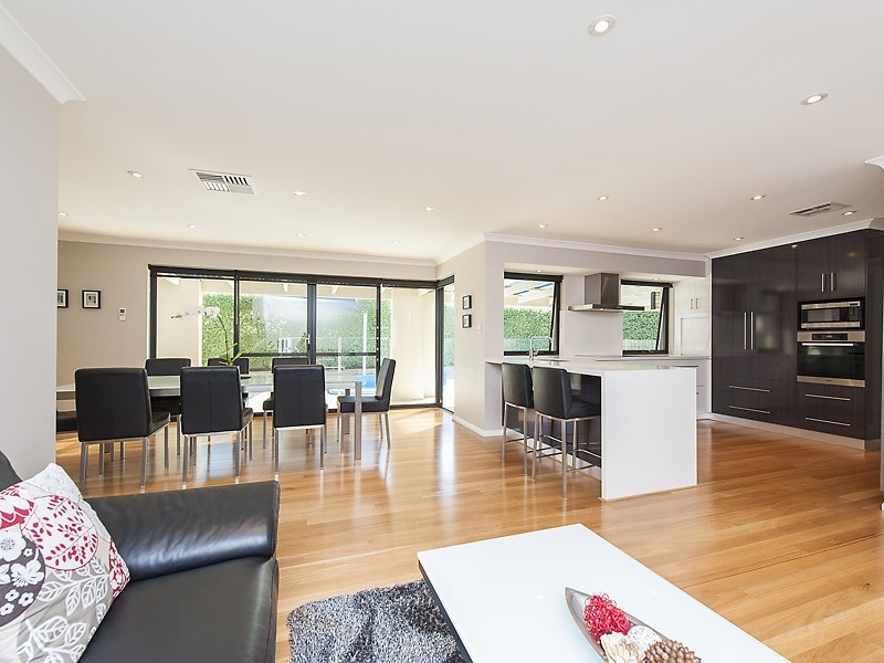 3 Clarke Way, Bateman WA 6150