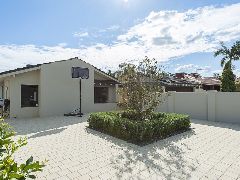 3 Clarke Way, Bateman WA 6150