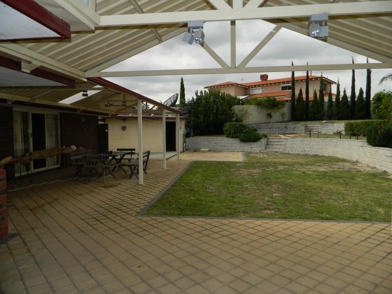 5 Lewis Close, Bull Creek WA 6149