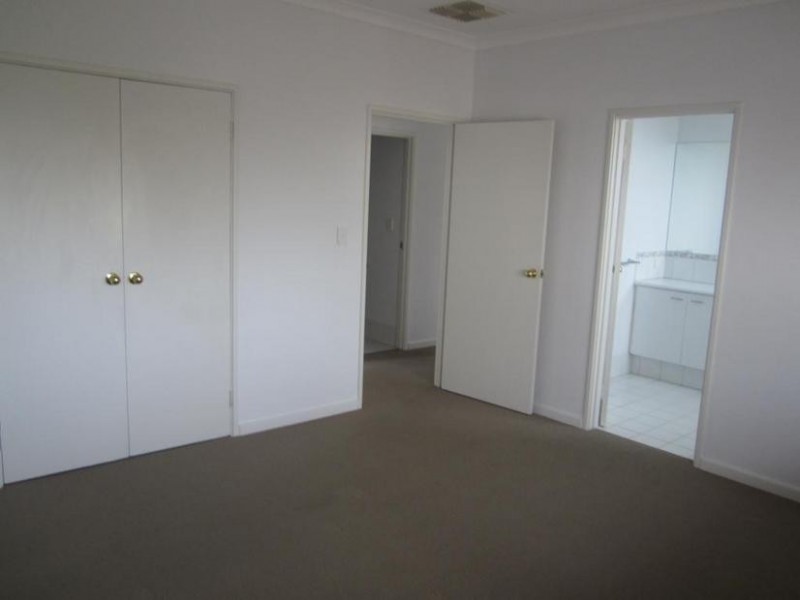 8 Tallow Tree Crescent, Subiaco WA 6008