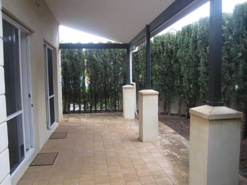 8 Tallow Tree Crescent, Subiaco WA 6008