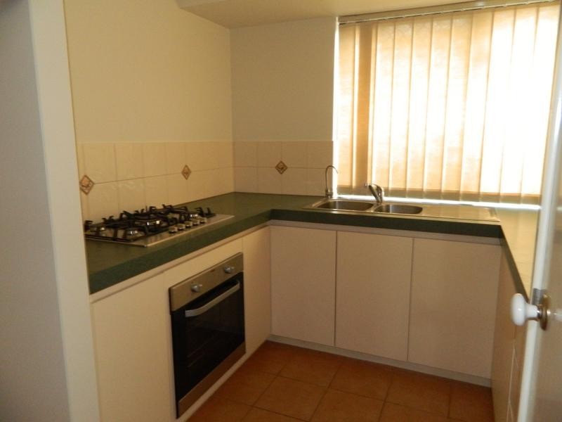 5 Donaldson Street, Queens Park WA 6107