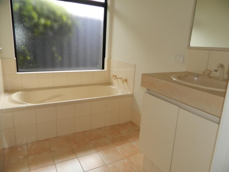 5 Donaldson Street, Queens Park WA 6107