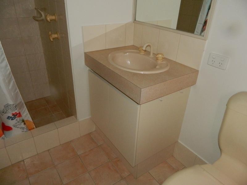 5 Donaldson Street, Queens Park WA 6107