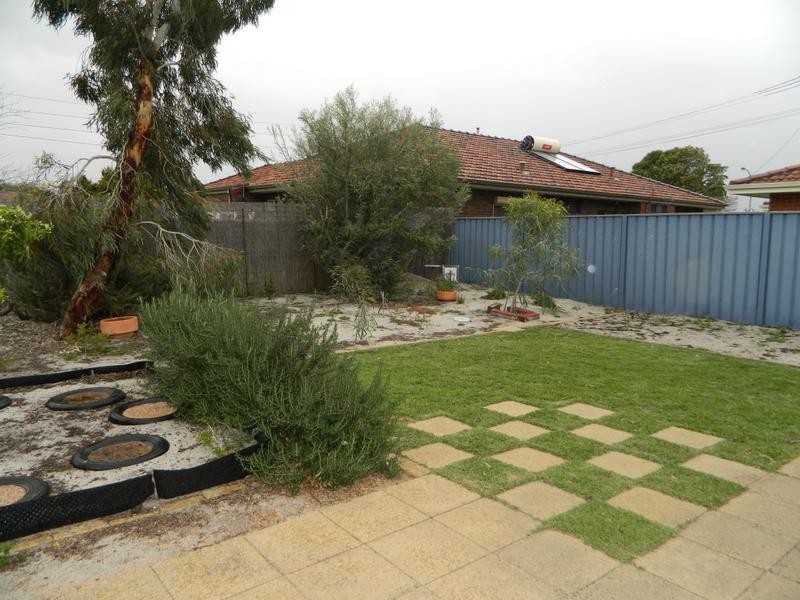 5 Donaldson Street, Queens Park WA 6107