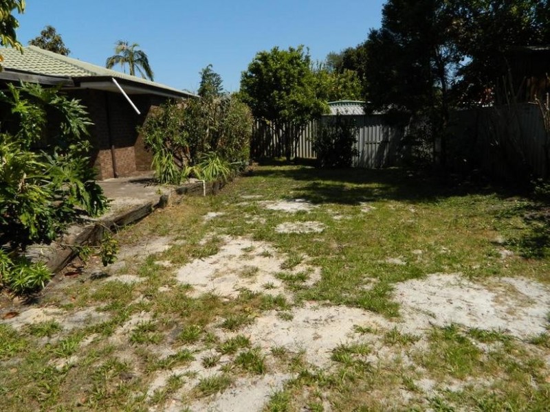 13 Hewison Street, Leeming WA 6149