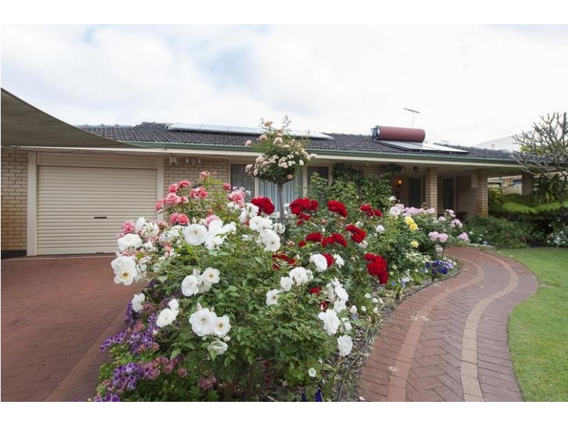 11 Bartling Crescent, Bateman WA 6150