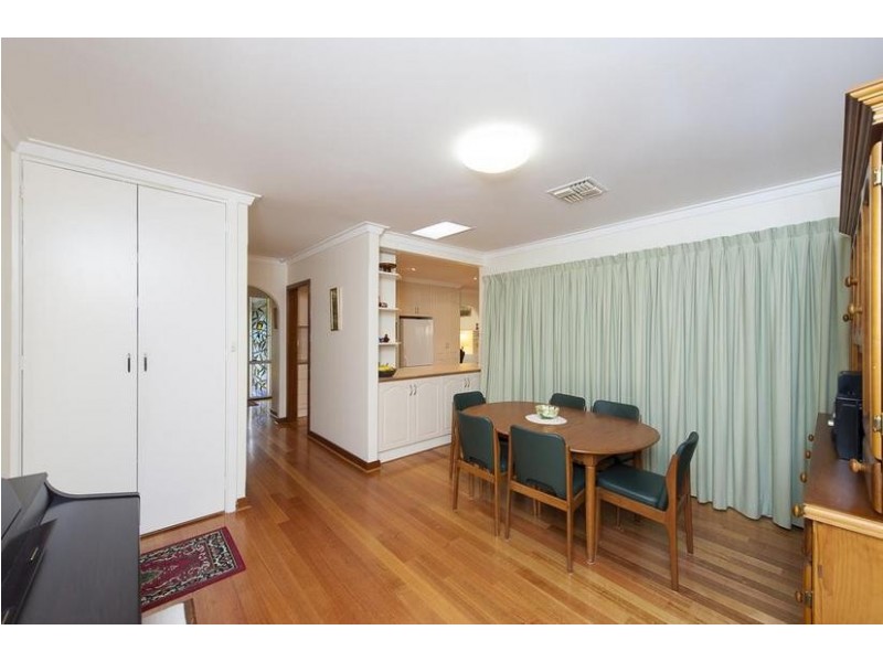 11 Bartling Crescent, Bateman WA 6150