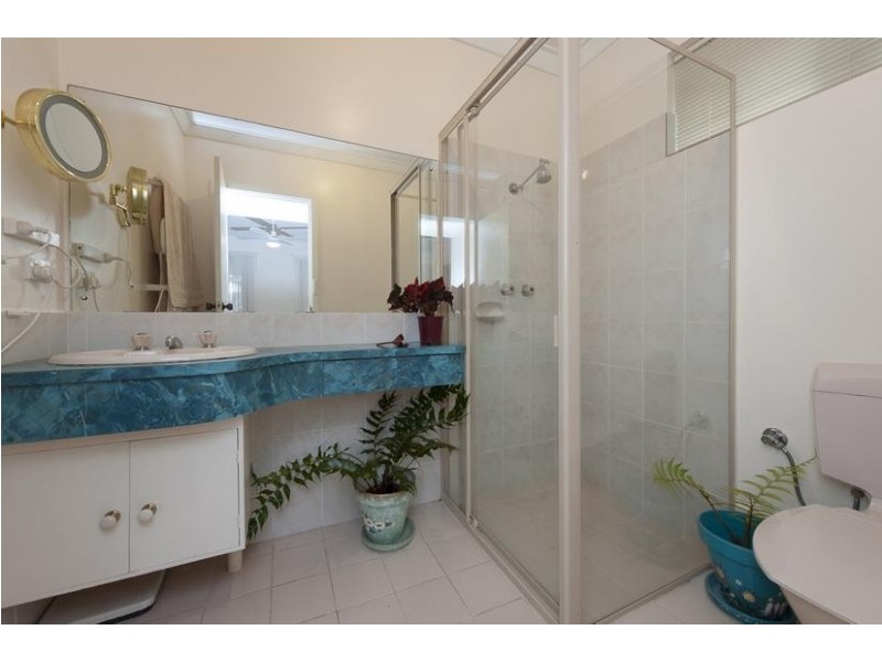 11 Bartling Crescent, Bateman WA 6150