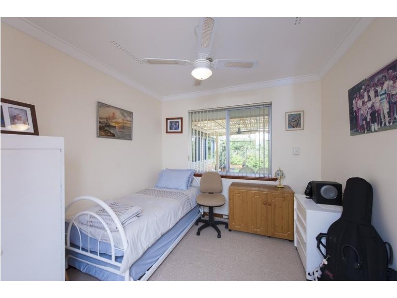 11 Bartling Crescent, Bateman WA 6150
