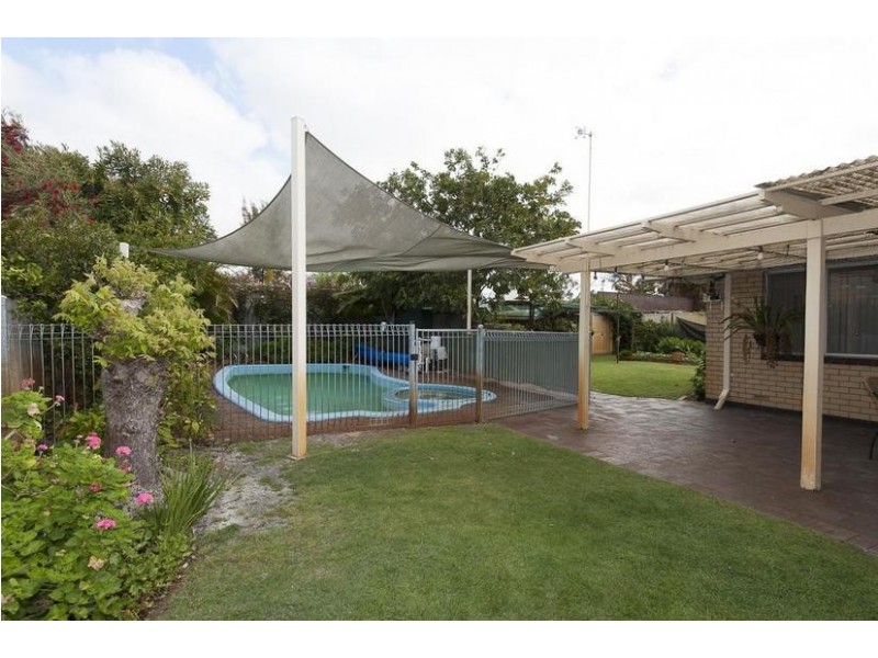 11 Bartling Crescent, Bateman WA 6150