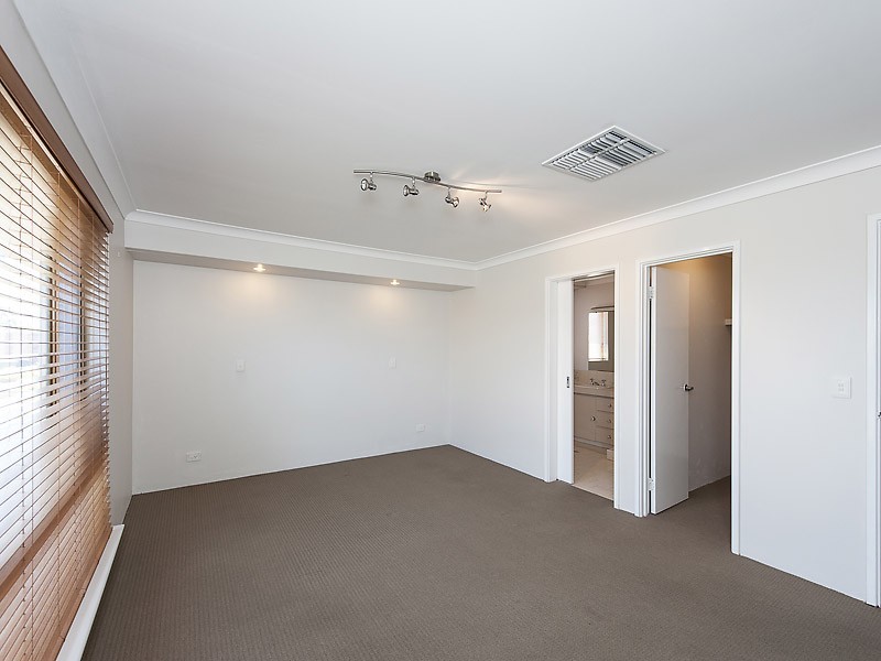 17 Curran Place, Leeming WA 6149