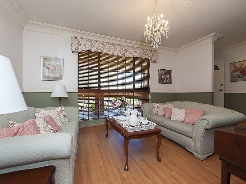 13 Envall Way, Leeming WA 6149