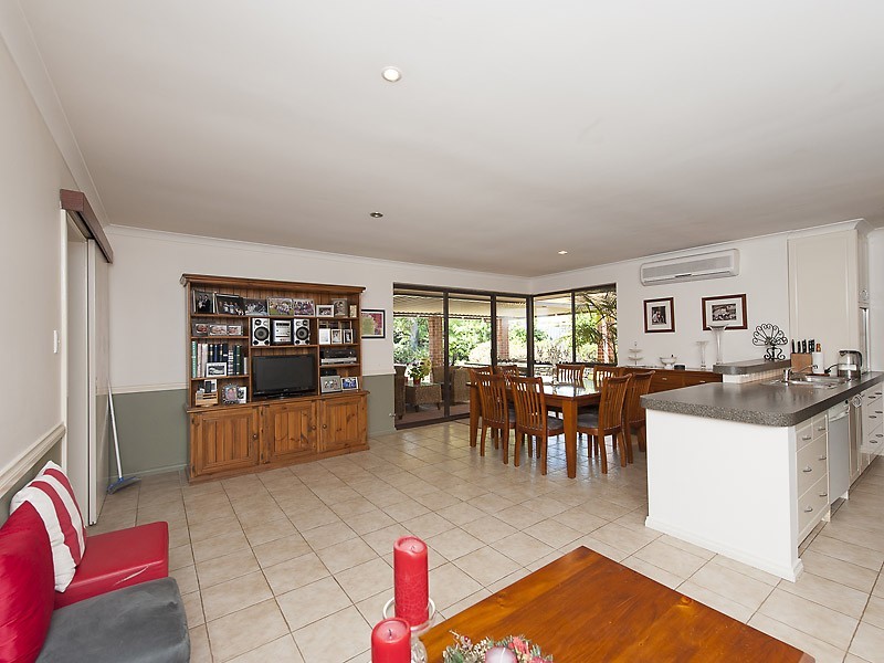 13 Envall Way, Leeming WA 6149